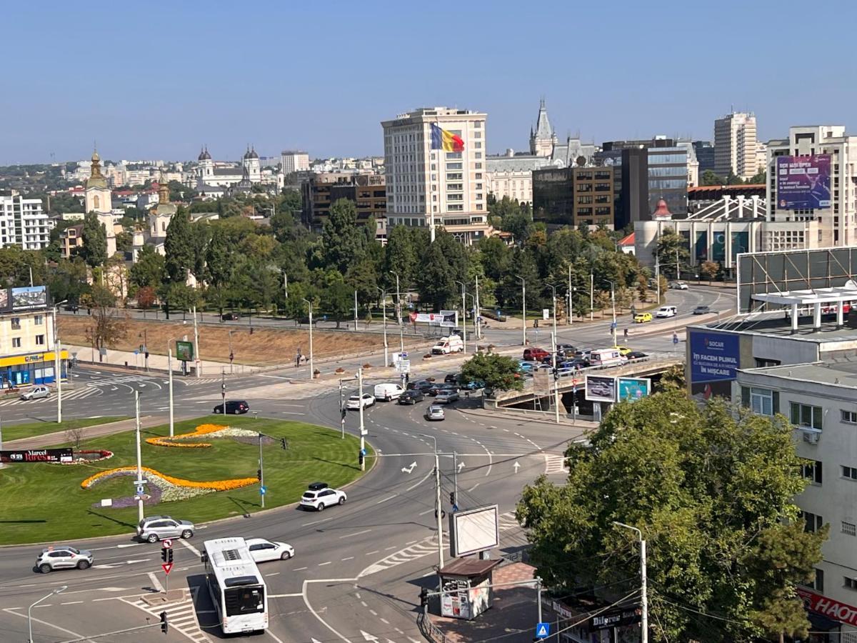 Central Palace Suites Iasi Esterno foto